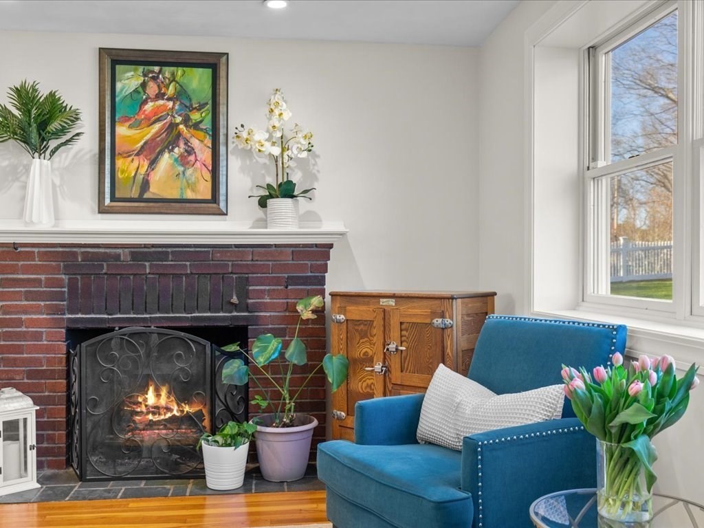 11 Phyllis Road Foxboro, MA 02035 - Photo 5 of 42