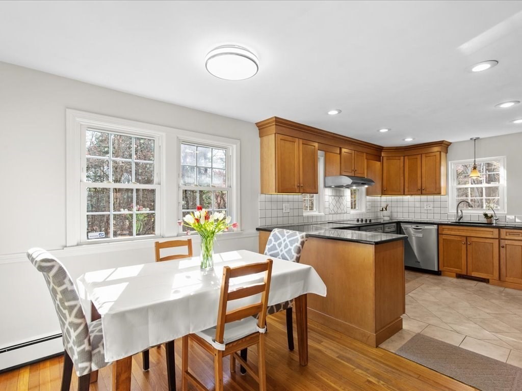 11 Phyllis Road Foxboro, MA 02035 - Photo 9 of 42