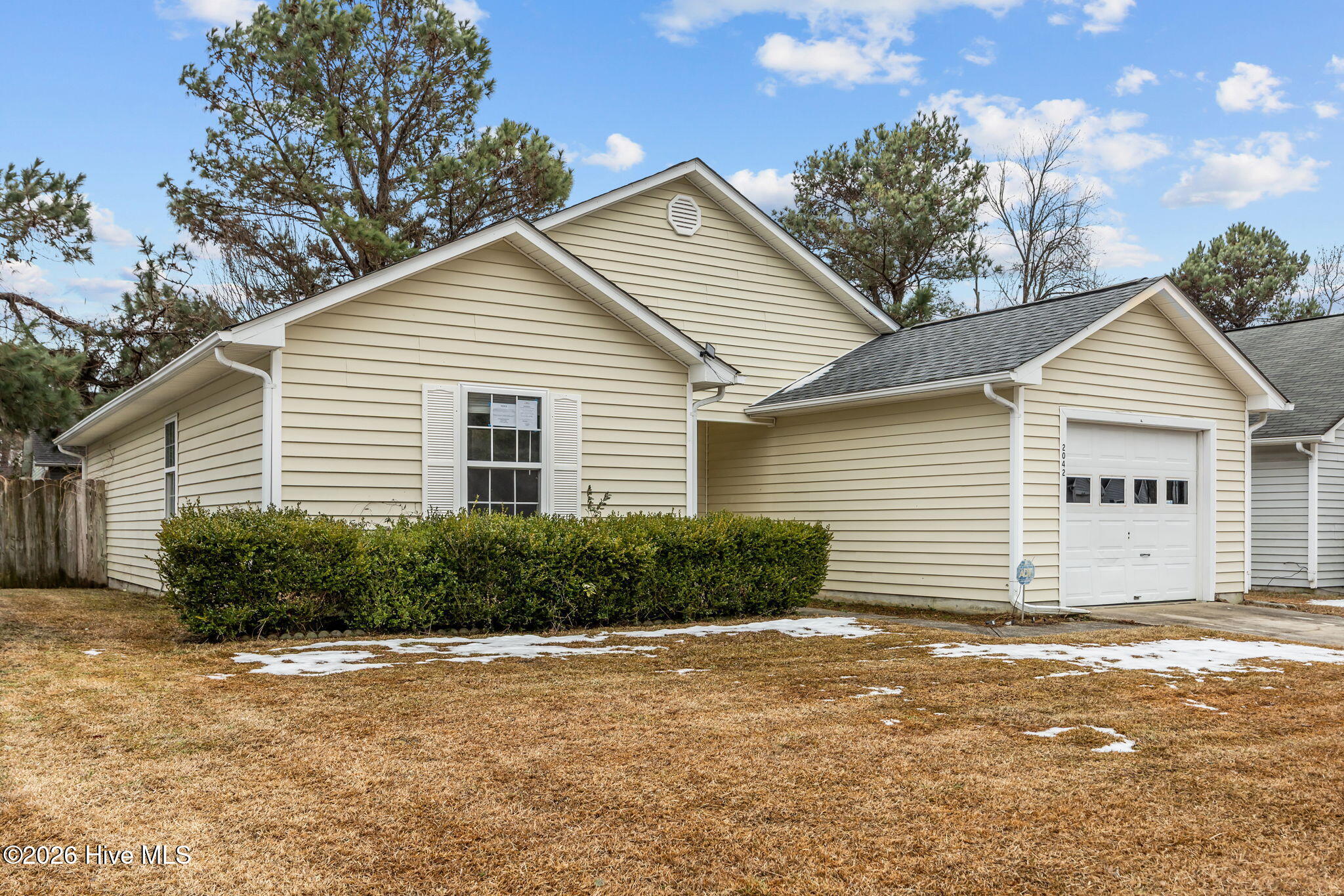 2042 Derby Run Road Jacksonville, NC 28546 - Photo 3 of 37 3-web-or-mls-2042 Derby Run 86
