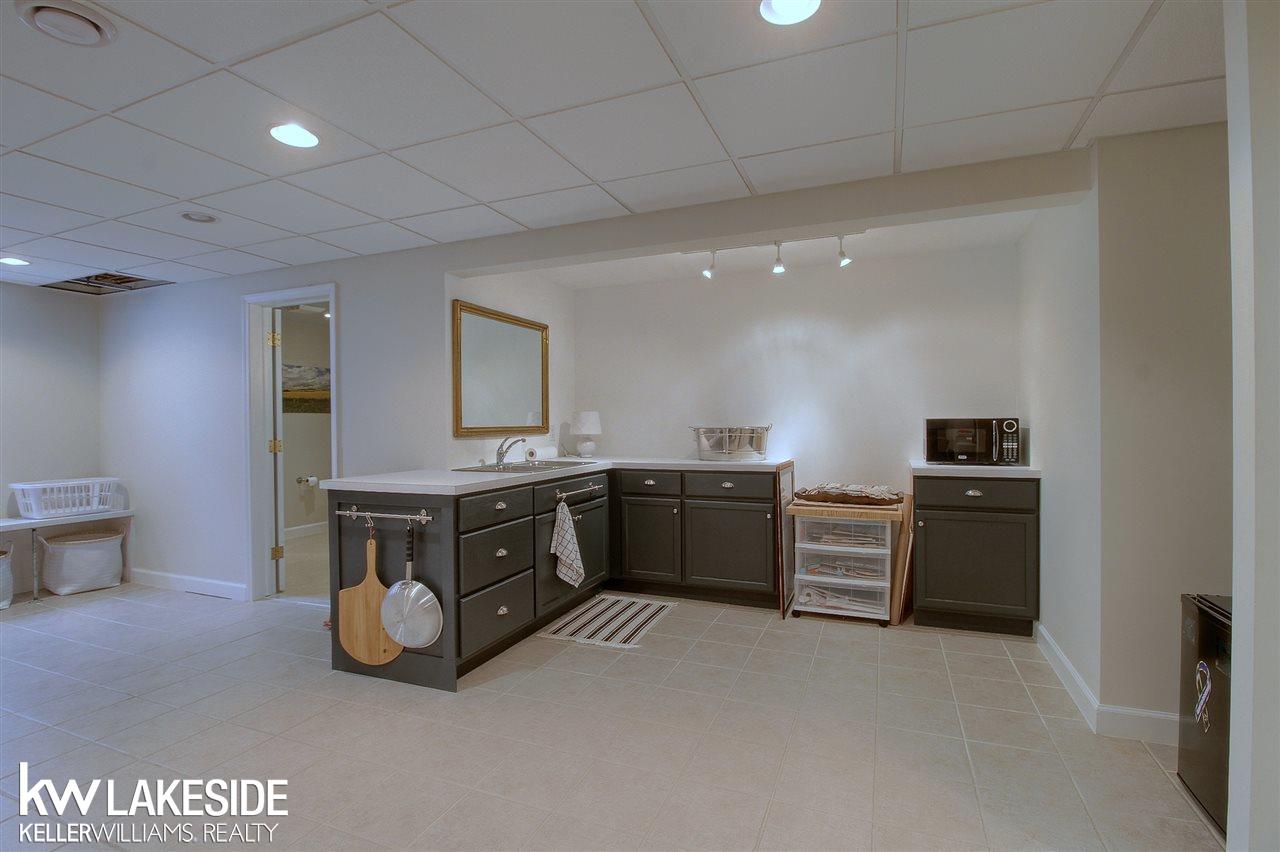 49212 Monte Road New Baltimore, MI 48047 - Photo 22 of 31 31380624-21.JPG