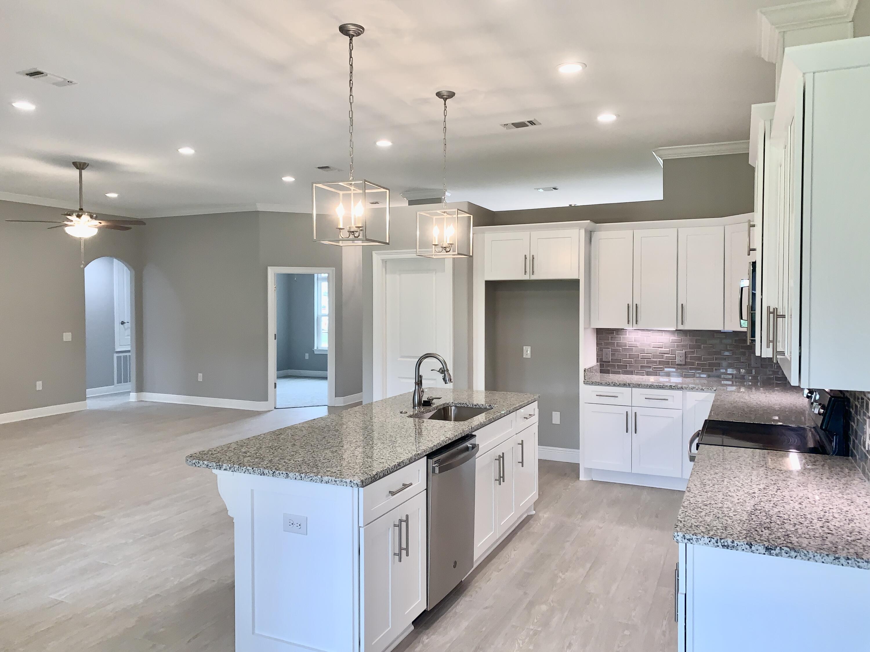 6652 Bluefish Road Navarre, FL 32566 - Photo 6 of 19 CF23BAA0-CAE2-4654-813B-288884E448DD_1_2