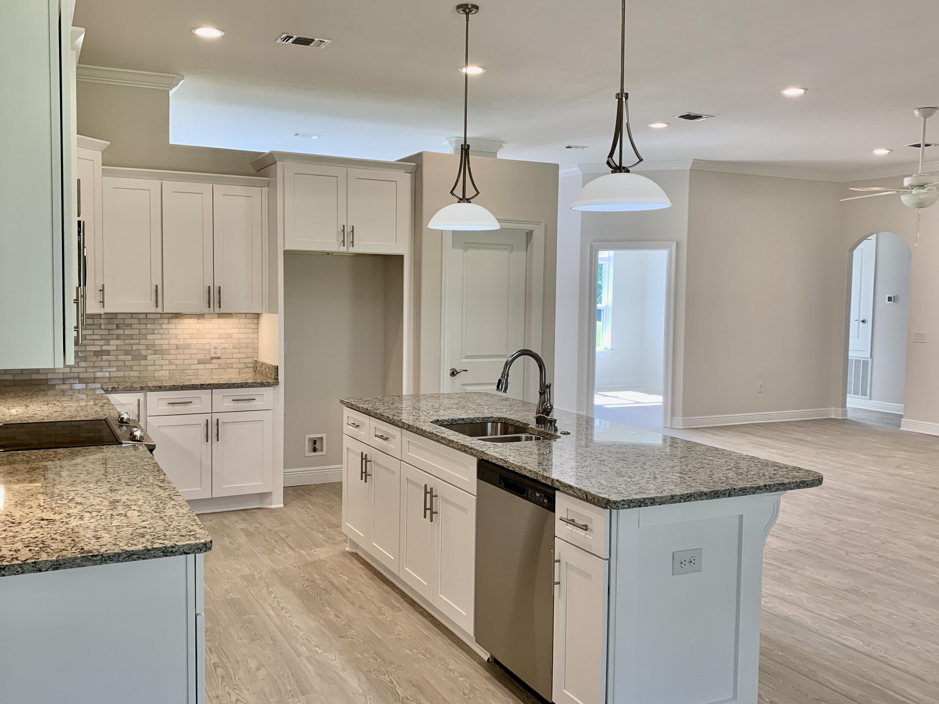 6652 Bluefish Road Navarre, FL 32566 - Photo 8 of 19 15AB0284-0114-4A03-B9BB-ECE8E7DFDE0A_1_2