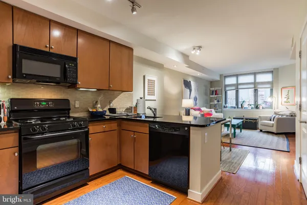 $2,600 | 1117 10th Street Northwest, Unit 1012, Washington, DC 20001