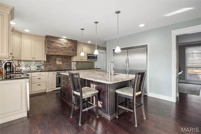 $675,000 | 19250 River Ridge Lane, Wildwood, MO 63005