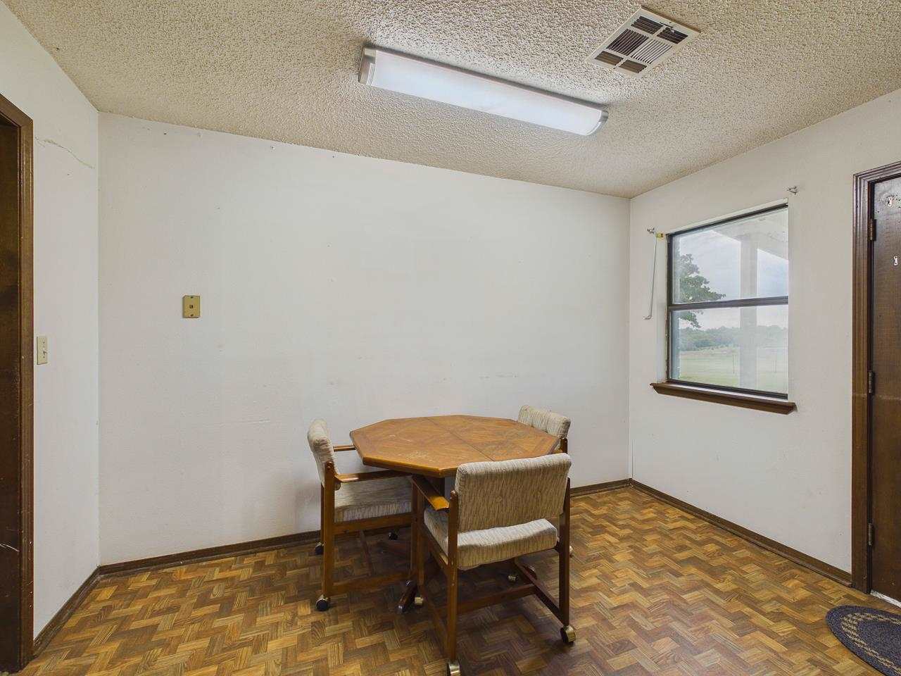 24500 Blackjack Road Perry, OK 73077 - Photo 7 of 25 Gallery Image 7
