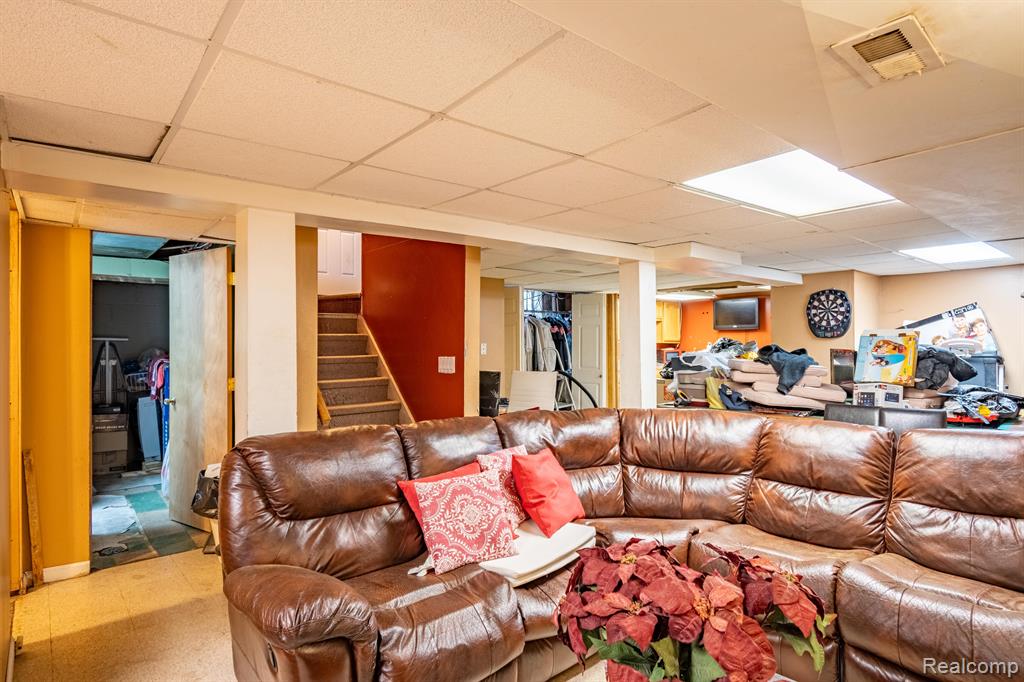 15337 Charles R Avenue Eastpointe, MI 48021 - Photo 23 of 36 Gallery Image 23