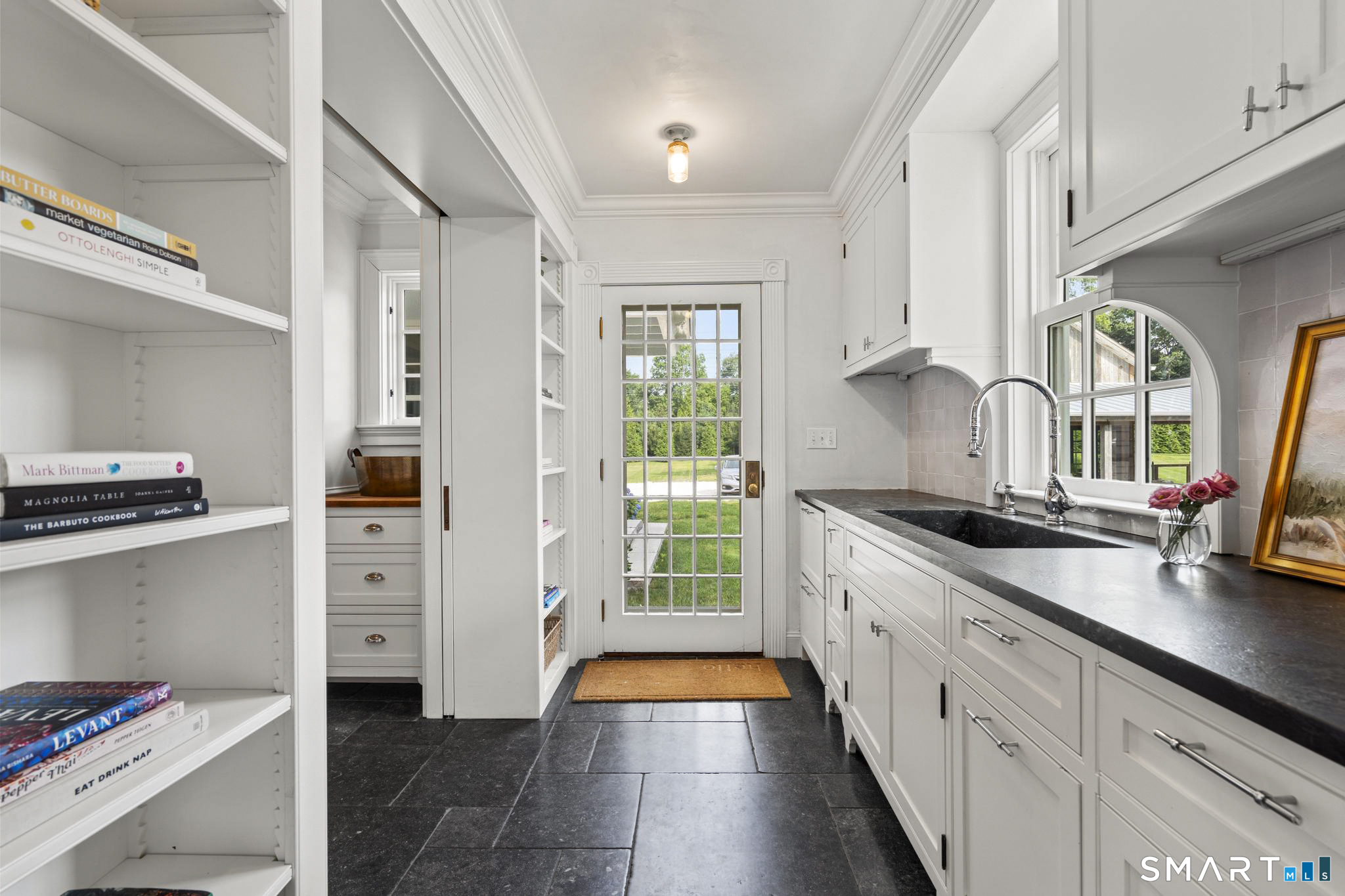 98 Banks Place Southport, CT 06890 - Photo 11 of 40 Gallery Image 11