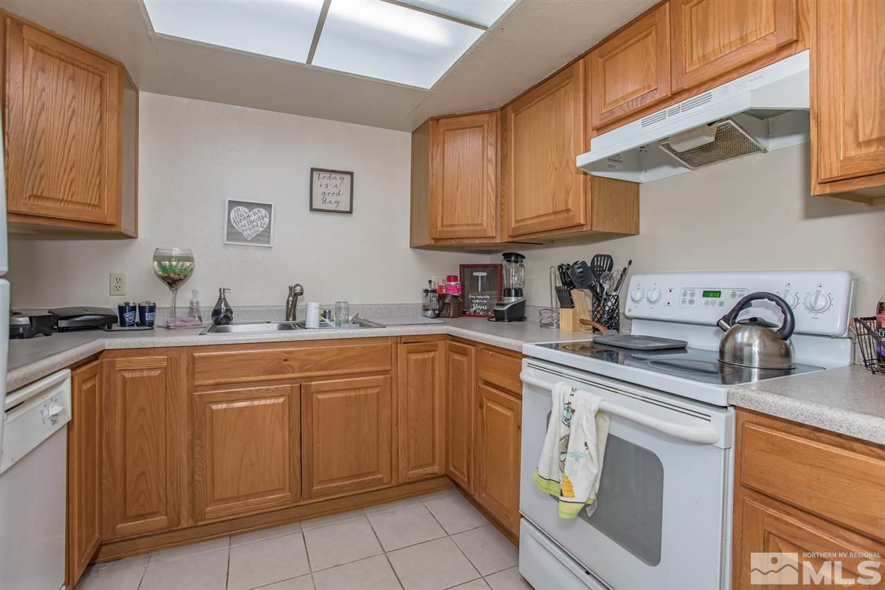 109 Vista Rafael Parkway Reno, NV 89503 - Photo 5 of 17 Photo 5