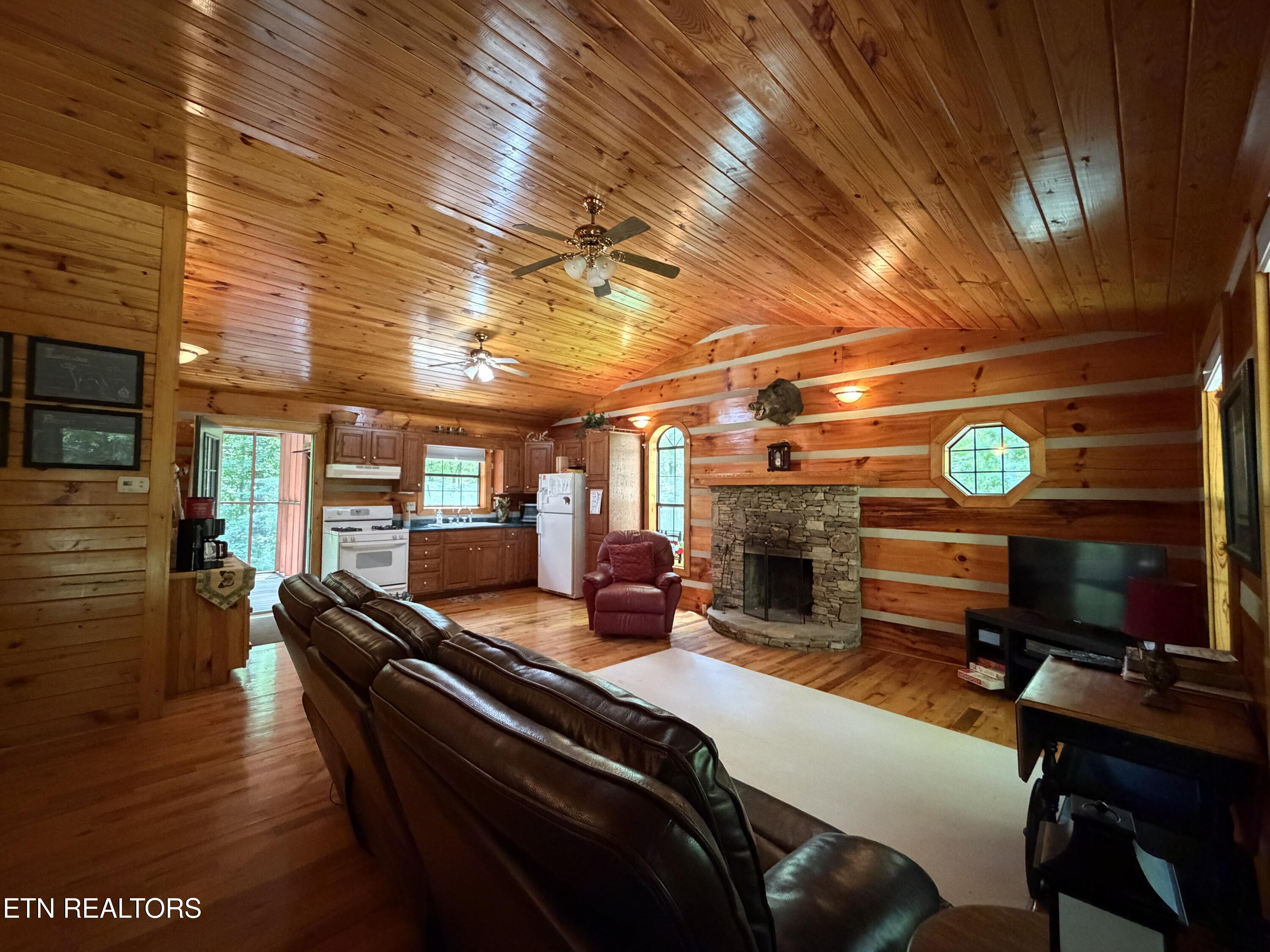 2696 Rafter Road Tellico Plains, TN 37385 - Photo 13 of 32 IMG_3909