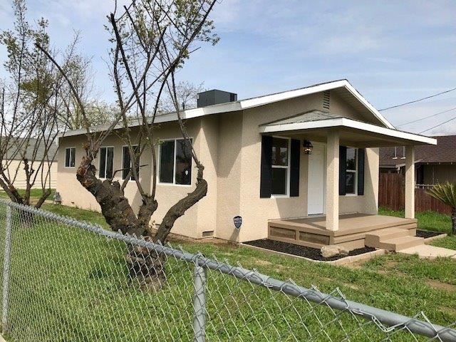 296 West Elizabeth Avenue Reedley, CA 93654 - Photo 2 of 29