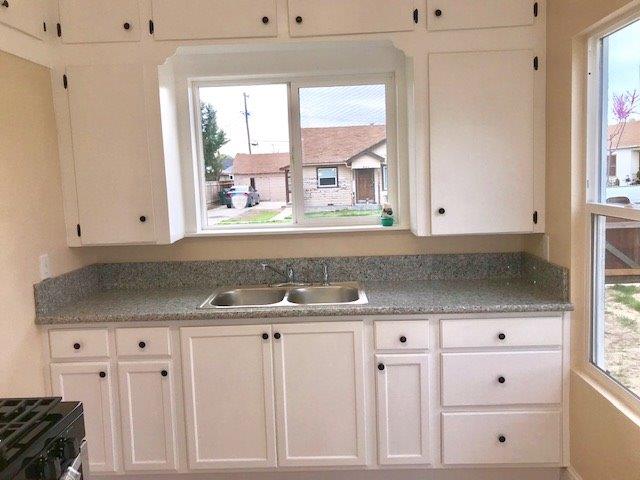 296 West Elizabeth Avenue Reedley, CA 93654 - Photo 14 of 29