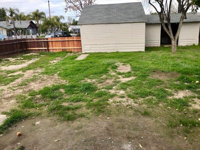 296 West Elizabeth Avenue Reedley, CA 93654 - Photo 6 of 29