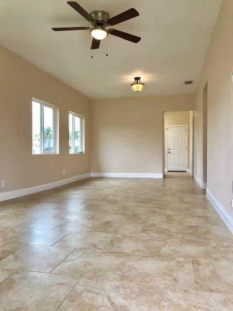 296 West Elizabeth Avenue Reedley, CA 93654 - Photo 10 of 29