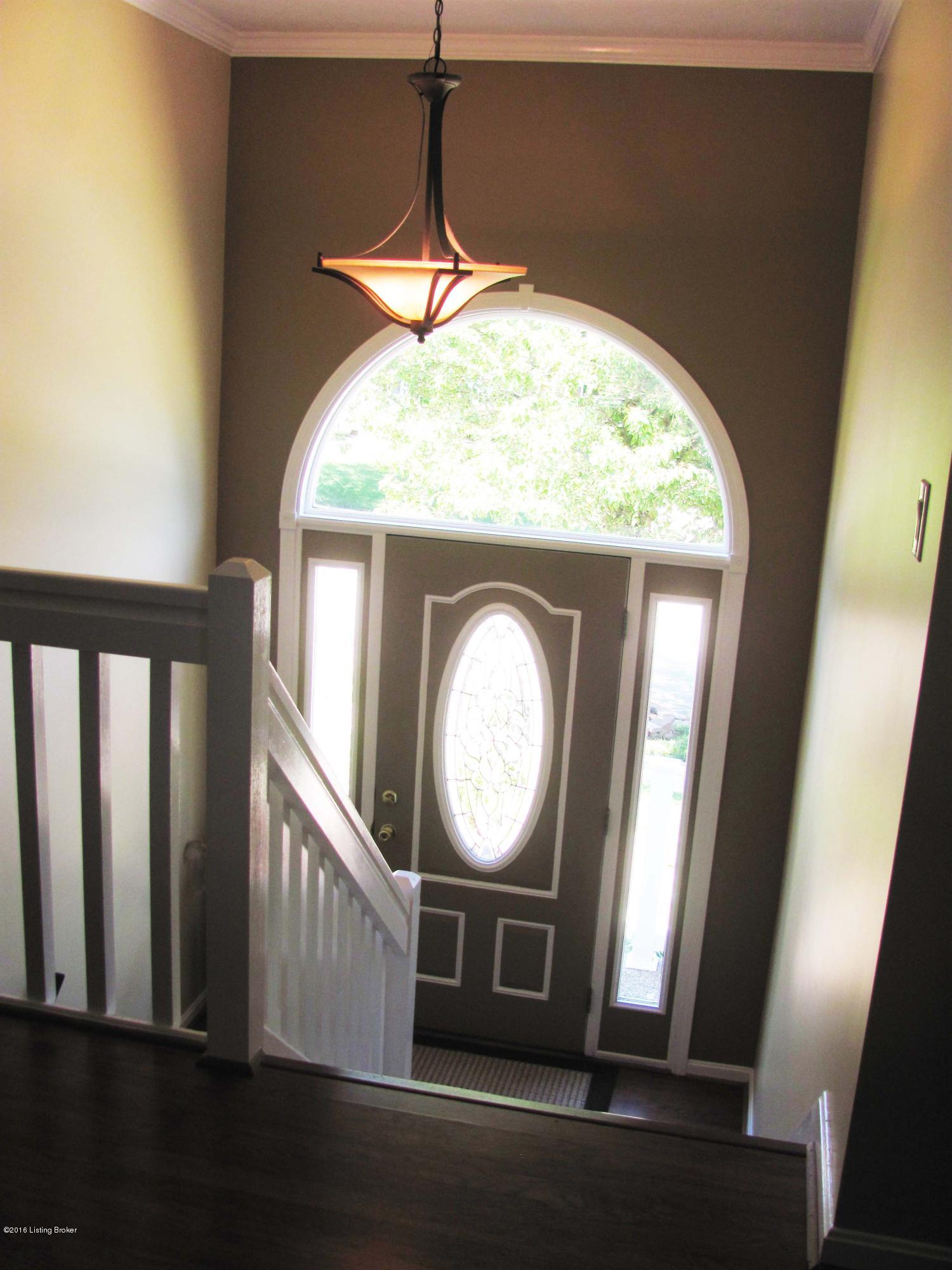 10010 Rimfire Road Louisville, KY 40291 - Photo 3 of 26 Foyer