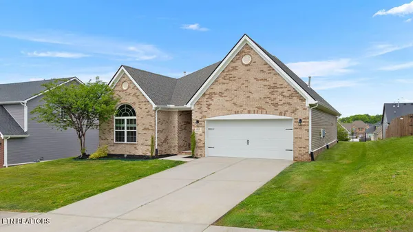 $549,999 | 818 Brookwood Lane, Maryville, TN 37801