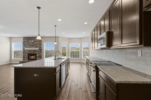 $549,999 | 818 Brookwood Lane, Maryville, TN 37801