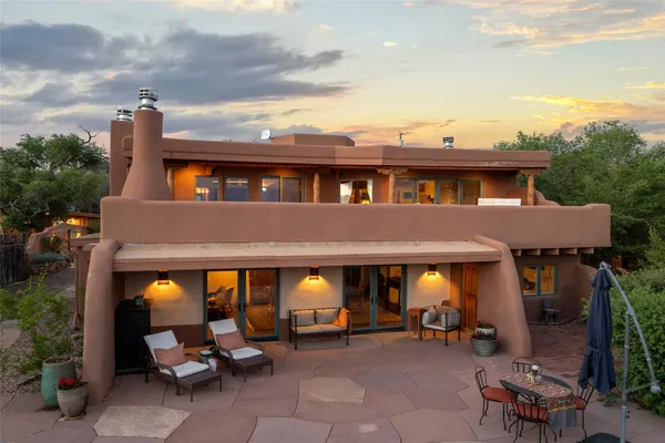 $1,995,000 | 15 Cielo Cumbre Road, Santa Fe, NM 87505