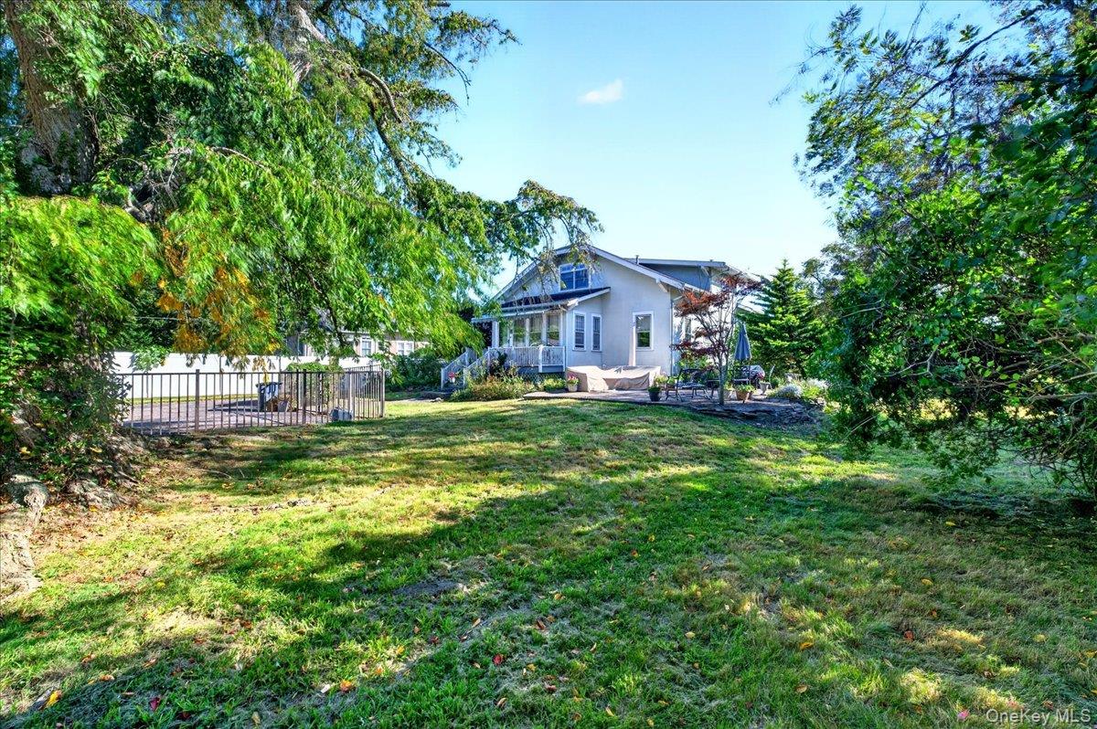 81 Oak Road Bayport, NY 11705 - Photo 27 of 28 Gallery Image 27