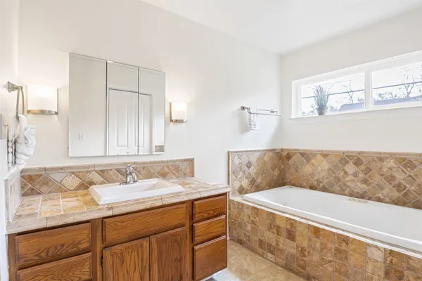 $2,600 | 10503 Raritan Drive, Houston, TX 77043