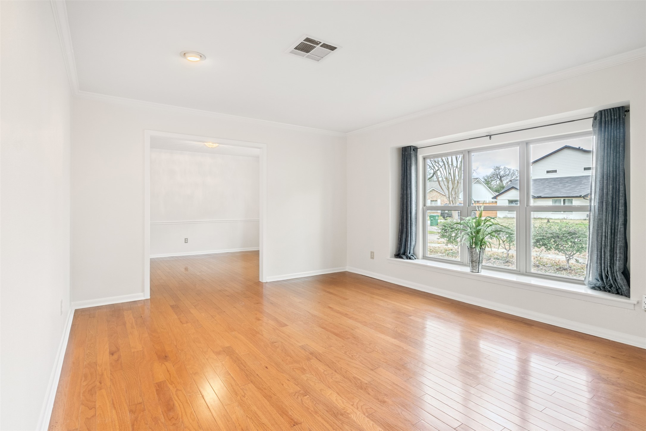 10503 Raritan Drive Houston, TX 77043 - Photo 6 of 24