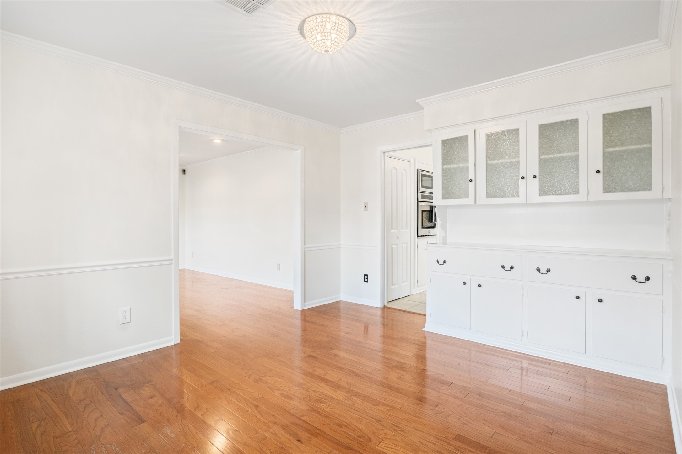 10503 Raritan Drive Houston, TX 77043 - Photo 8 of 24