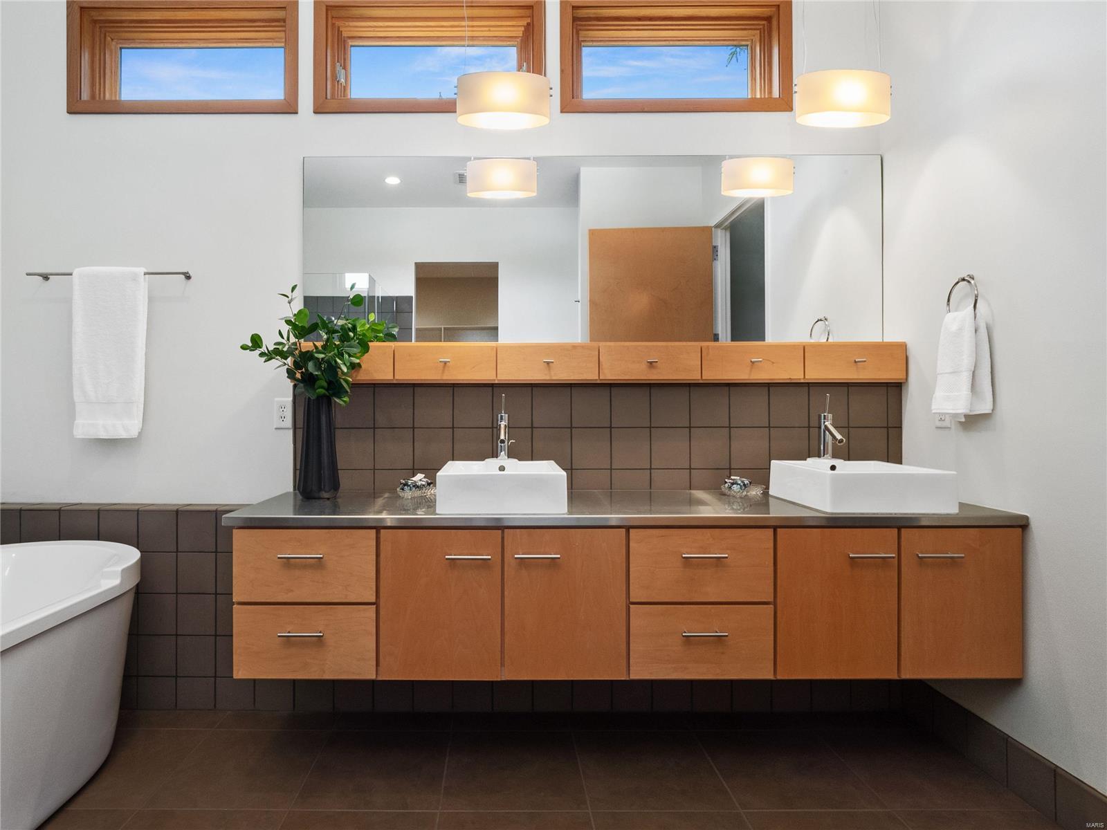 9048 Robyn Road Crestwood, MO 63126 - Photo 14 of 47