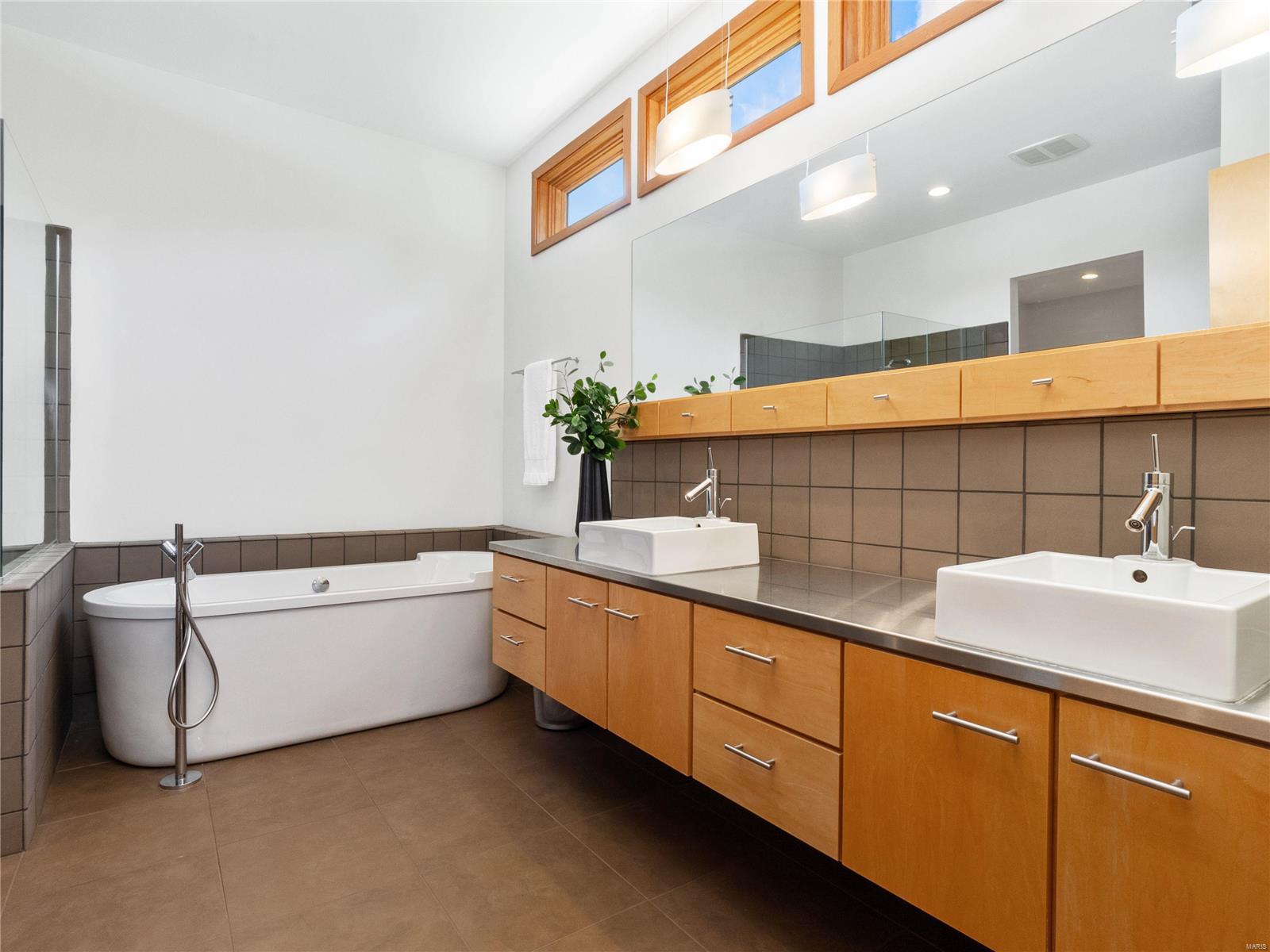 9048 Robyn Road Crestwood, MO 63126 - Photo 15 of 47