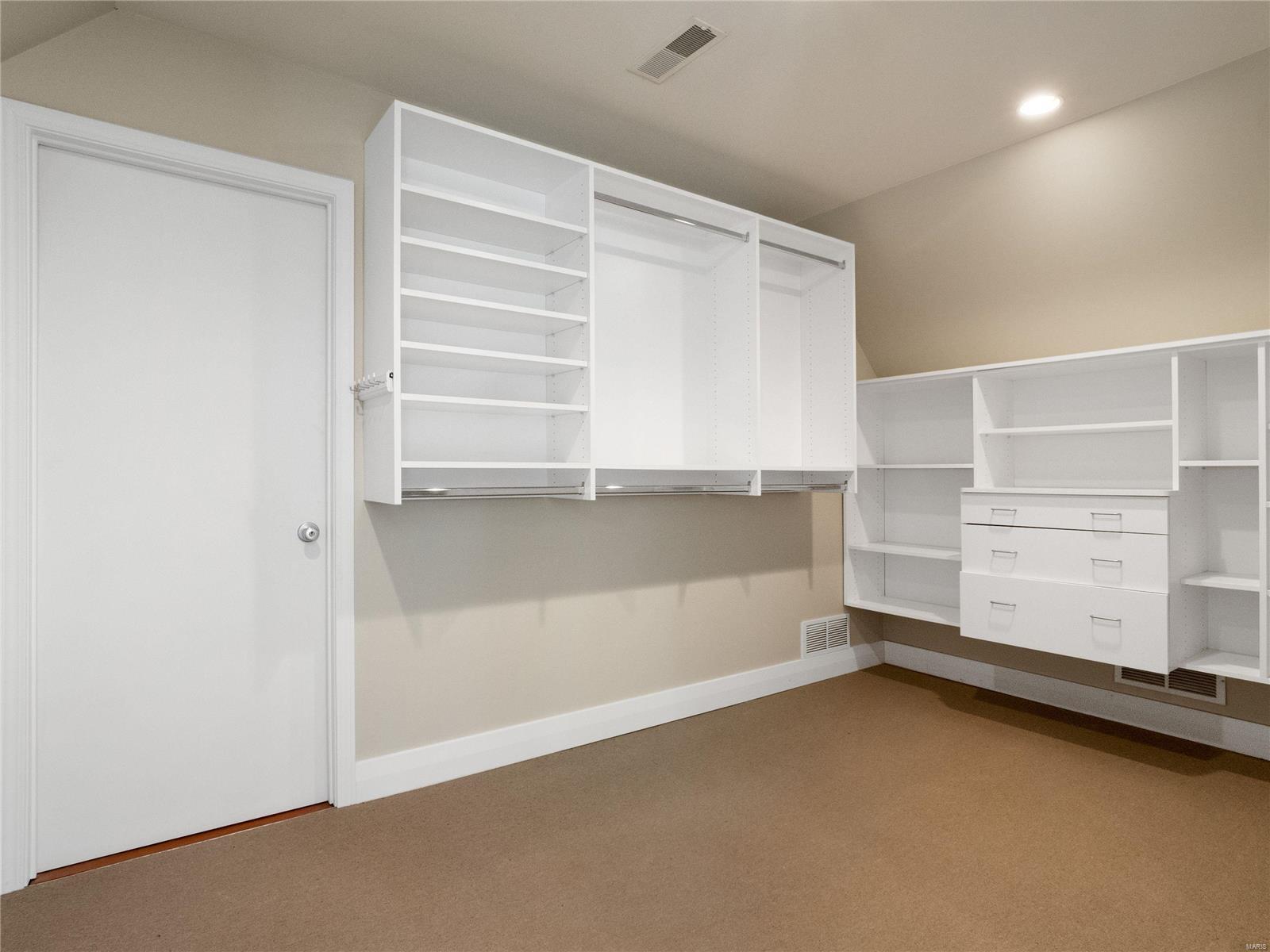 9048 Robyn Road Crestwood, MO 63126 - Photo 25 of 47