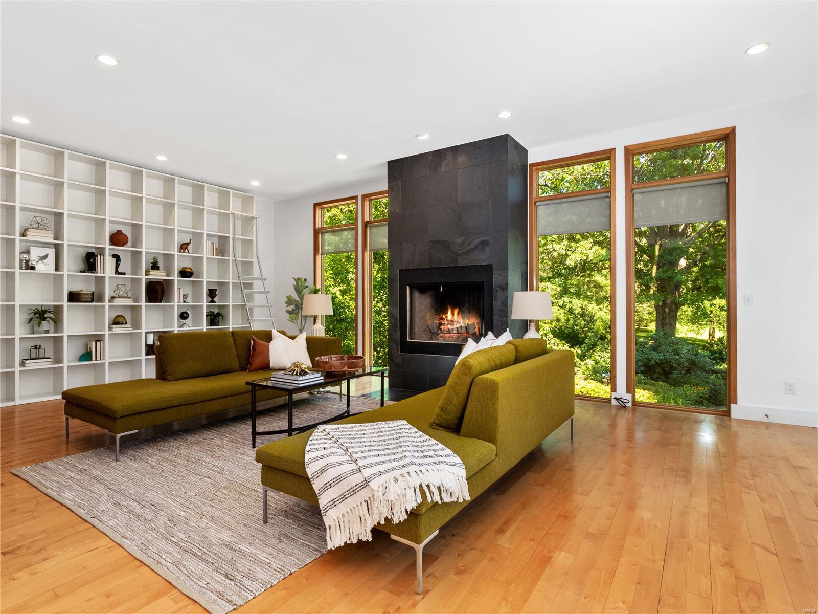 9048 Robyn Road Crestwood, MO 63126 - Photo 5 of 47