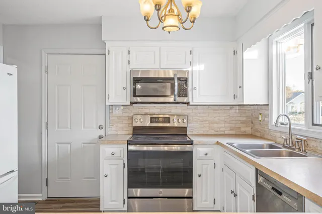 $2,300 | 521 Harbor Road, Ocean View, DE 19970