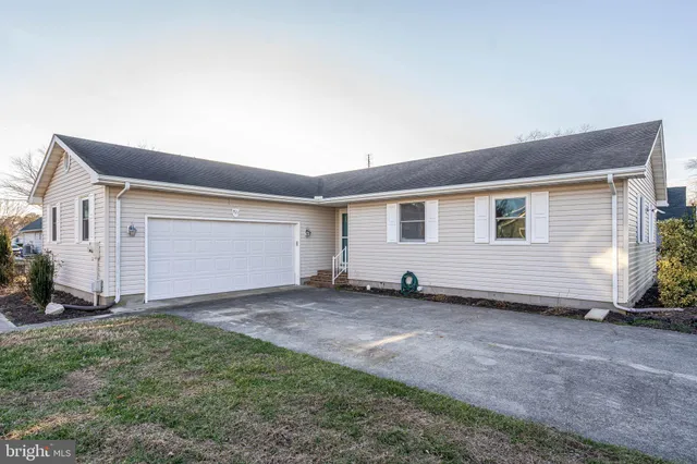 $2,300 | 521 Harbor Road, Ocean View, DE 19970