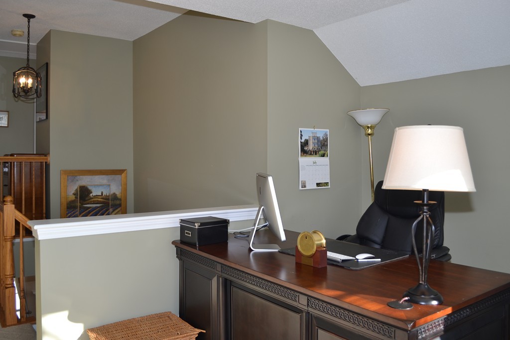 10 Rhodes Lane Foxboro, MA 02035 - Photo 18 of 20 Gallery Image 18