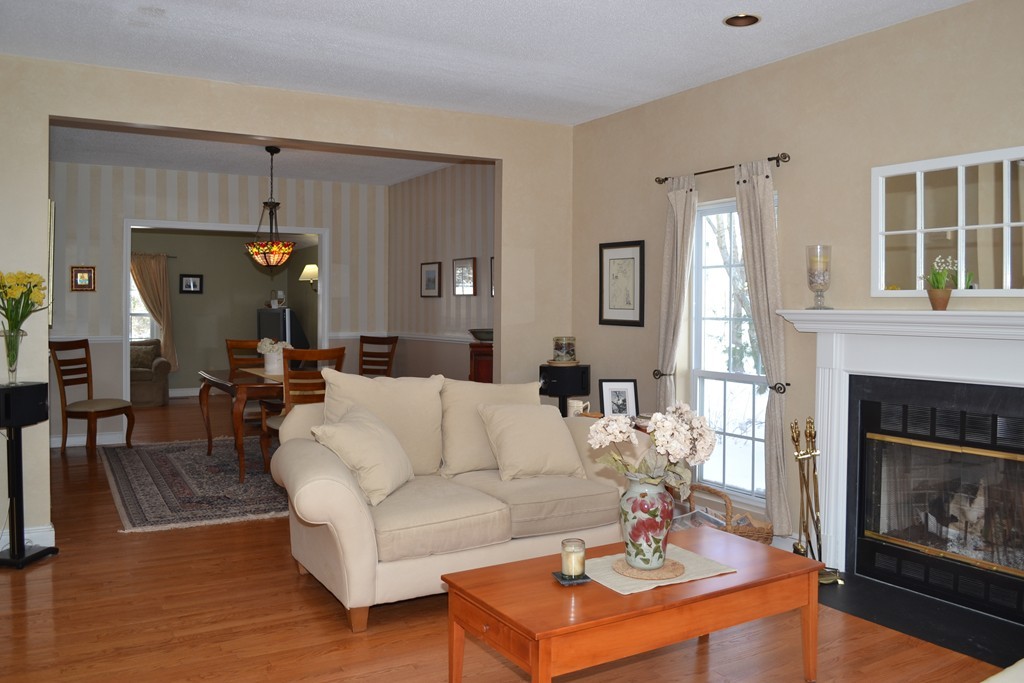 10 Rhodes Lane Foxboro, MA 02035 - Photo 2 of 20 Gallery Image 2