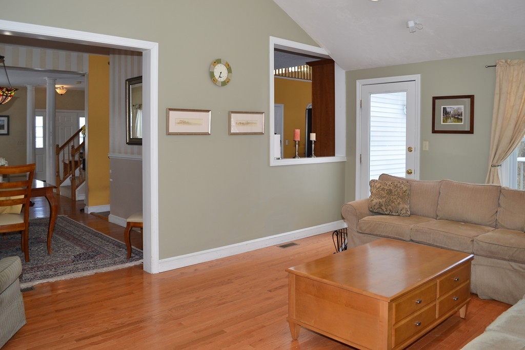 10 Rhodes Lane Foxboro, MA 02035 - Photo 7 of 20 Gallery Image 7