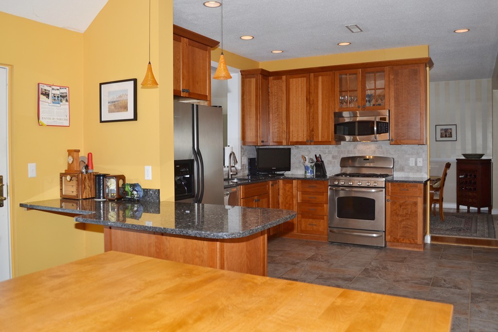 10 Rhodes Lane Foxboro, MA 02035 - Photo 10 of 20 Gallery Image 10