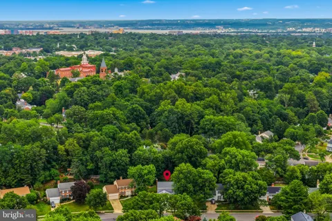 $1,299,900 | 3901 Colonel Ellis Avenue, Alexandria, VA 22304
