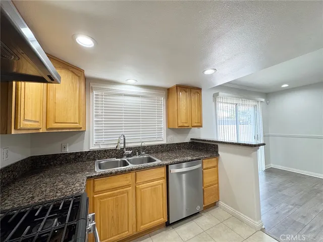 $758,800 | 49 North Parkwood Avenue, Unit 7, Pasadena, CA 91107