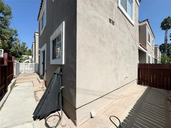 $728,000 | 49 North Parkwood Avenue, Unit 7, Pasadena, CA 91107