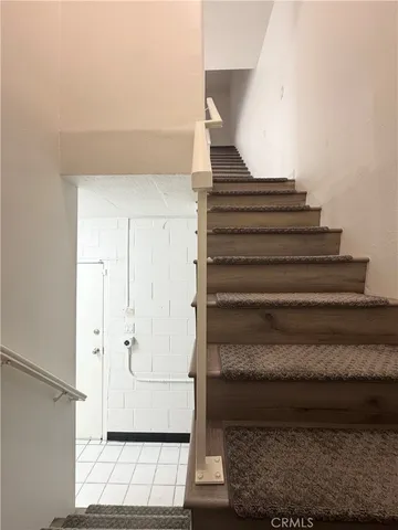 a view of utility room