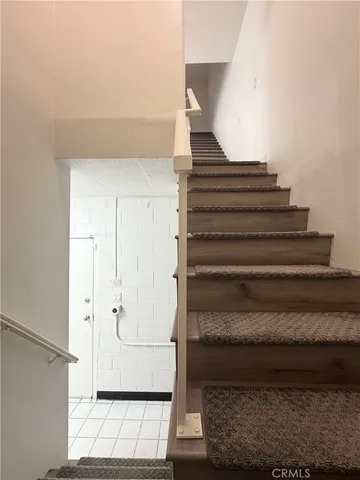 $758,800 | 49 North Parkwood Avenue, Unit 7, Pasadena, CA 91107