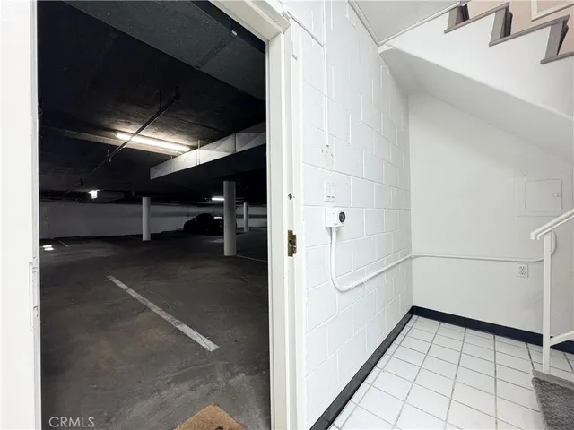 $758,800 | 49 North Parkwood Avenue, Unit 7, Pasadena, CA 91107