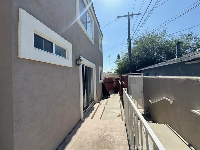 $758,800 | 49 North Parkwood Avenue, Unit 7, Pasadena, CA 91107