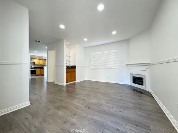 $728,000 | 49 North Parkwood Avenue, Unit 7, Pasadena, CA 91107