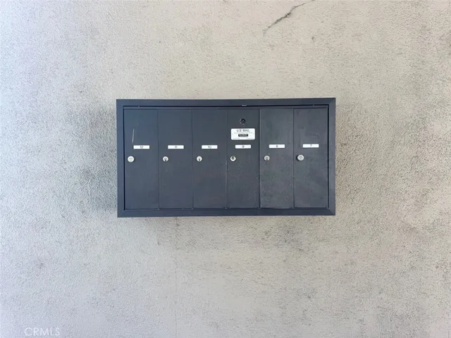 $758,800 | 49 North Parkwood Avenue, Unit 7, Pasadena, CA 91107