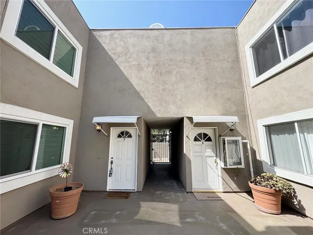 $758,800 | 49 North Parkwood Avenue, Unit 7, Pasadena, CA 91107