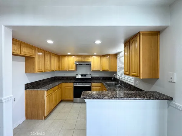 $728,000 | 49 North Parkwood Avenue, Unit 7, Pasadena, CA 91107