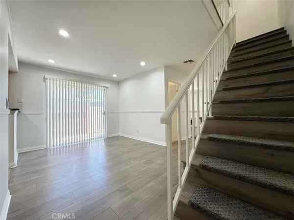 $728,000 | 49 North Parkwood Avenue, Unit 7, Pasadena, CA 91107