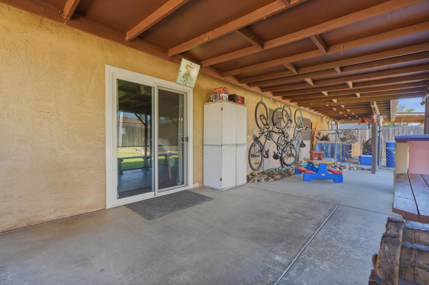 2124 Neill Way Hanford, CA 93230 - Photo 35 of 41