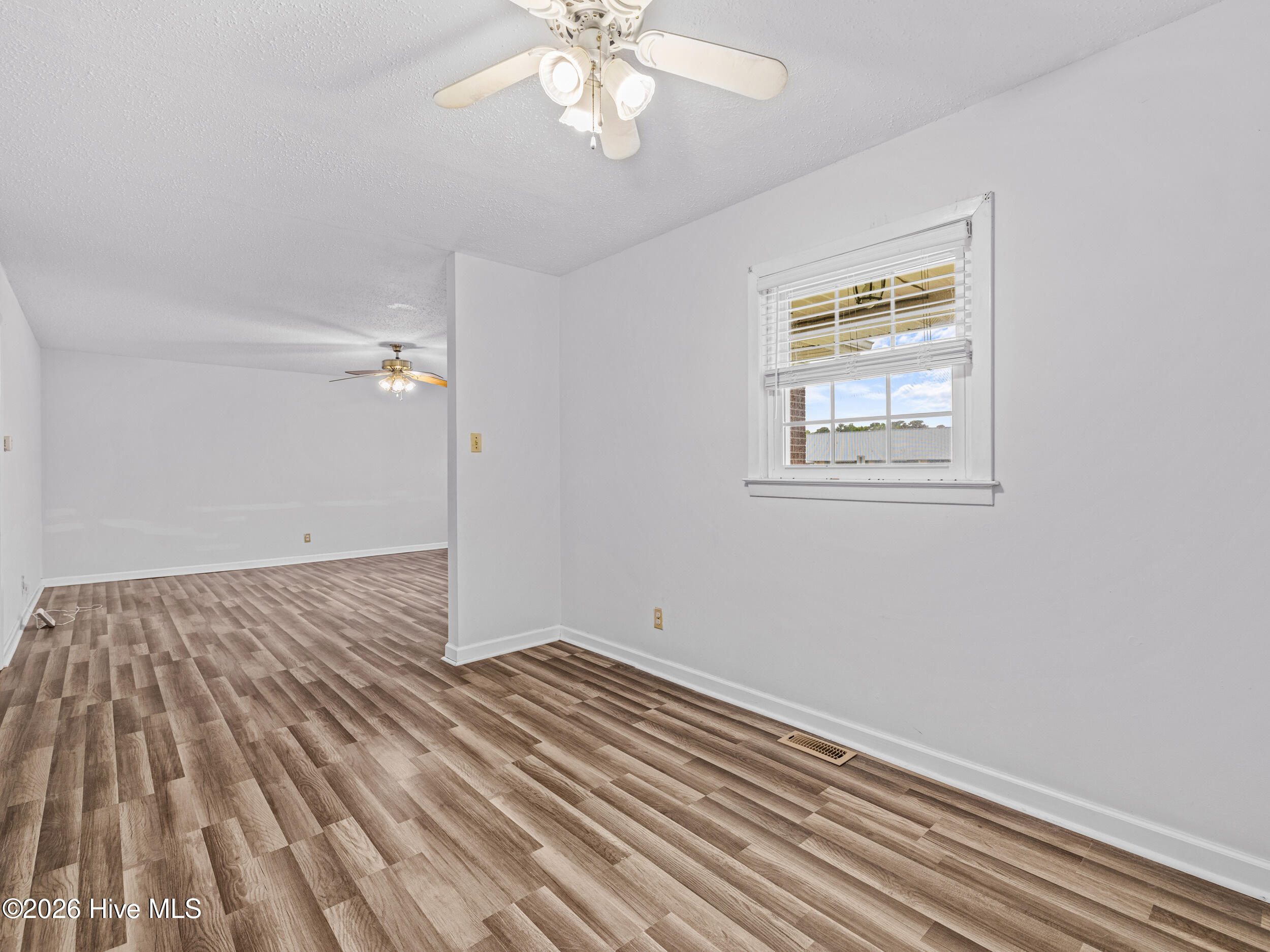 114 Country Club Road Jacksonville, NC 28546 - Photo 12 of 43 a02a0036
