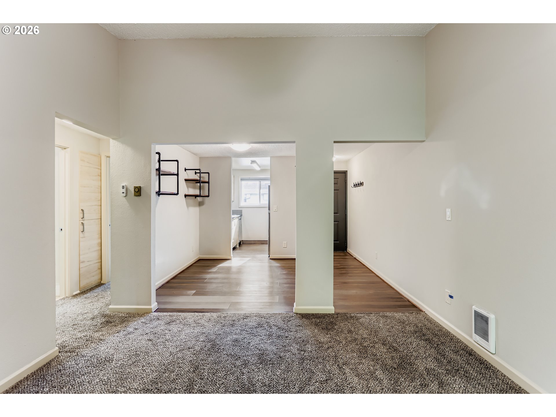 5160 Southwest 180th Avenue, Unit 6 Beaverton, OR 97078 - Photo 7 of 30